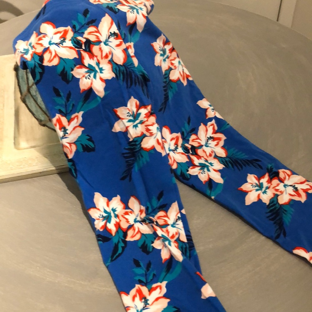 Adorable Old Navy girls size 10-12 leggings